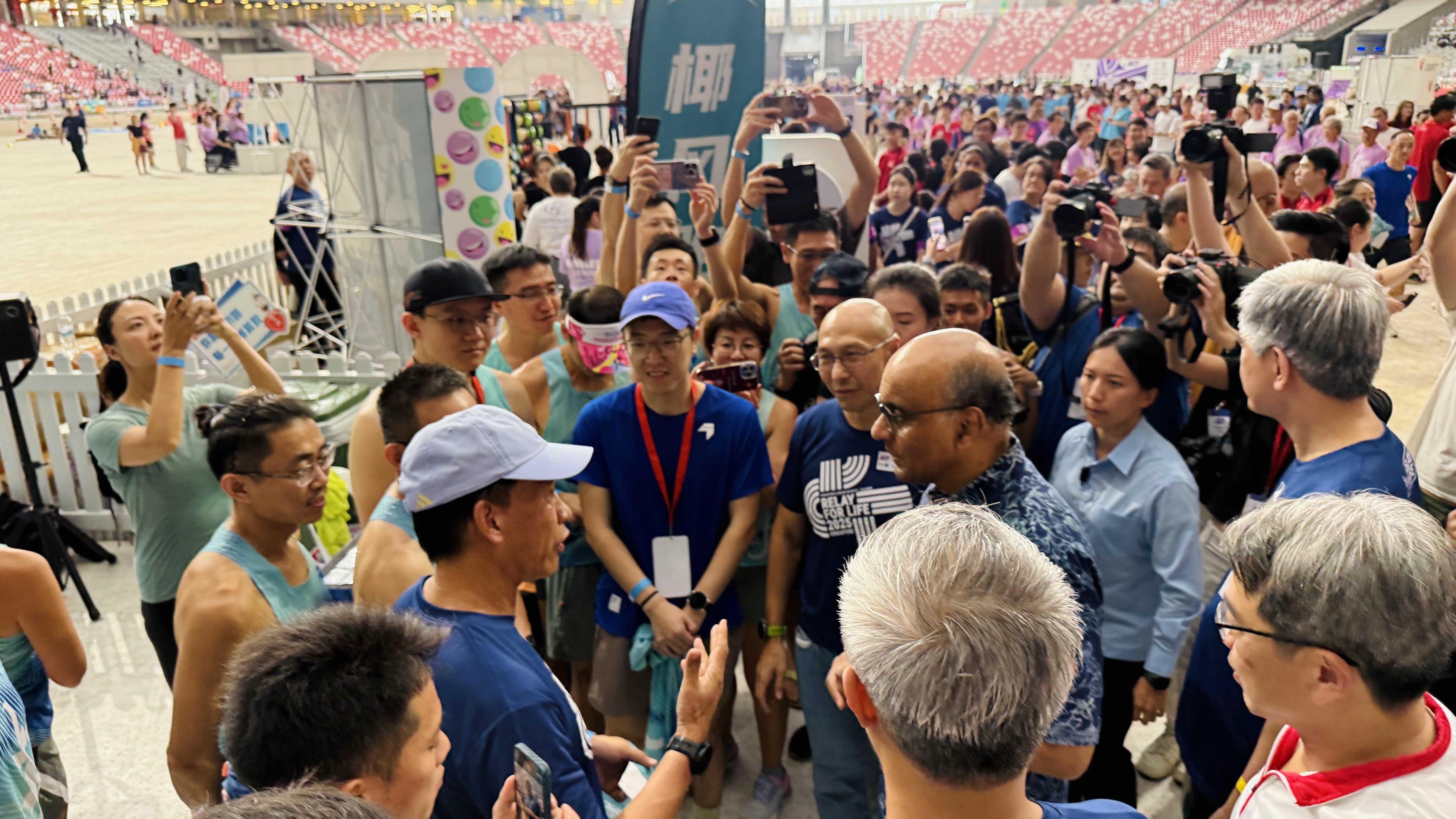 Zephyr founder with President Tharman at Relay For Life Singapore
